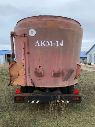 Раздатчик кормов акм-14