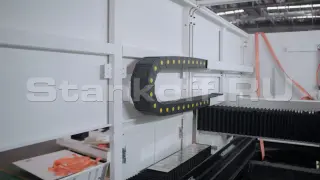 Оптоволоконный лазерный станок в защитной кабине XTC-1560G/6000 Raycus