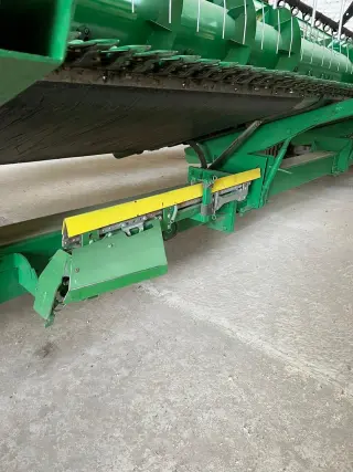 Зерновая жатка John Deere 725X