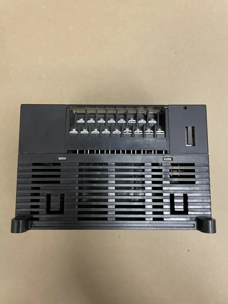Программируемый контроллер Omron CP1L-EL20DT1-D