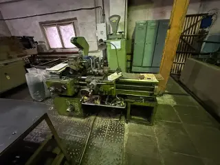 Токарный станок по металлу