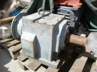 Мотор-редуктор SEW-EURODRIVE R130