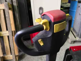 Штабелер самоходный 1600кг, 3,6м oxlift ax-3616
