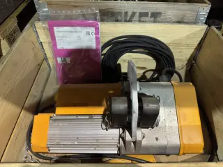 Электролебёдка LIFTKET 071/95, 800 кг, цепь 160 м