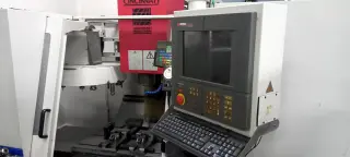 Вертикальный обрабатывающий центр с ЧПУ CINCINNATI MILACRON DART 750