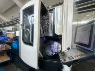 5-осевой обрабатывающий центр с ЧПУ DMG DMU 40 EVo