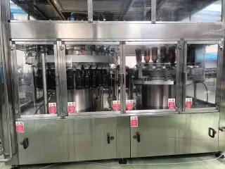 Комплектная линия розлива газ. и негаз. воды 6000 бут/час в ПЭТ 1,5л, 8000 бут/час 075л