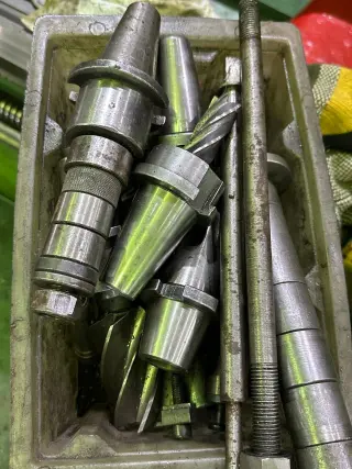 Широкоуниверсальный фрезерный станок TOS FN32