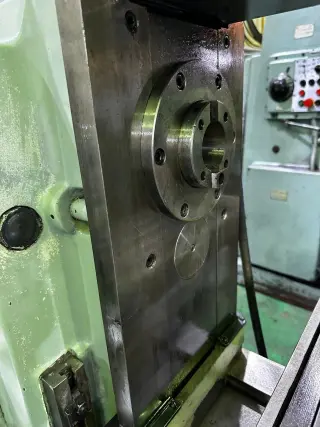 Широкоуниверсальный фрезерный станок 6р81ш из НИИ