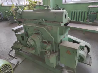 Станок поперечно-строгальный 7Б35