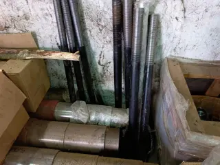 Болт Крепления подвижной плиты СМ-741 0.409511002-07