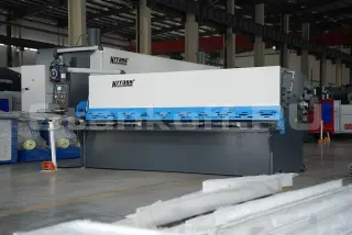 Гидравлическая гильотина QC12K-6x3200