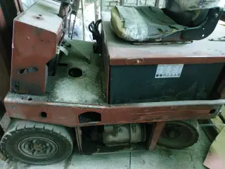 Электропогрузчик ЕВ 687