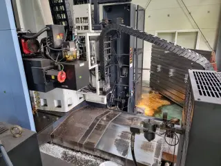 Горизонтально расточной 5-ти координатный станок DOOSAN DBC130L