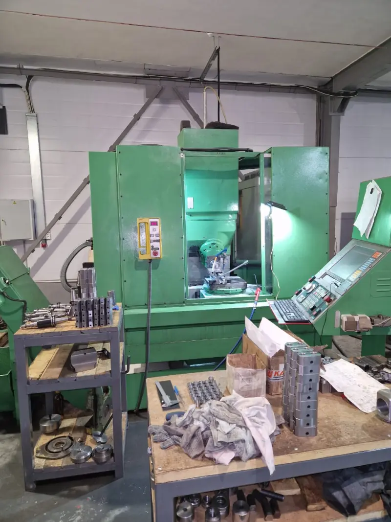 Schaublin 33CNC вертикально-горизонтально фрезерный станок с ЧПУ FMS-3200. осей 3+2
