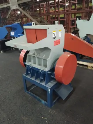 Дробилка для пластиков SWP - 520