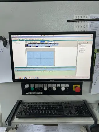 Линия резки стекла INTERMAC Genius 37 CT-A. Три стола - загрузки, раскроя и разлома