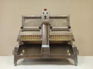 Машина для удаления косточек из вишни, черешни 250-300 кг/час Harver DM300x2