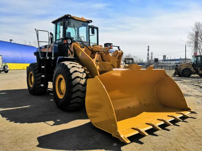Фронтальный погрузчик SEM 660D