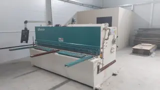 Гидравлические гильотинные ножницы LXSHOW QC12Y-4