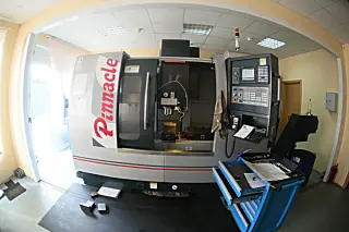 Обрабатывающий станок Pinnacle SV85 MITSUBISHI