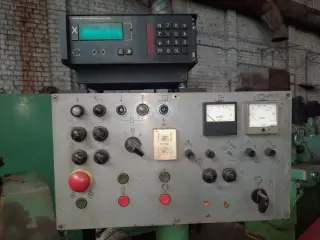 Кругло-шлифовальный станок 3М153АФ11
