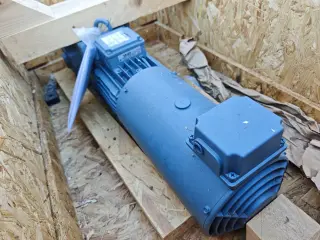 Мотор-редуктор Bauer BK30‑S4H0/D09SA4 TF‑FV S/Z008B8