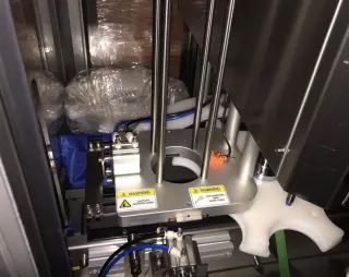 Закатка Leva Packaging в ПЭТ банку с широким горлом