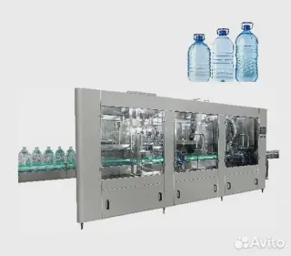 Линейная машина розлива воды