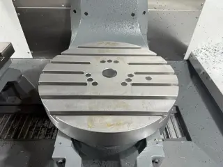 5-осевой вертикальный обрабатывающий центр HAAS UMC 1500 DUO