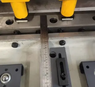 Гильотинные ножницы HGK 6x4000