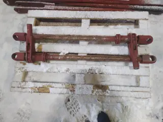 Винт СМД-109,108 104890501100