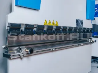Гидравлический листогибочный пресс MetalTec HBM 63/2500