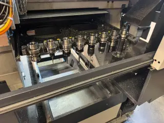 Обрабатывающий центр для профилей ELUMATEC SBZ 140
