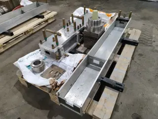 Экструзионная фильера для НПВХ профиля 49×29×6 мм с калибраторами