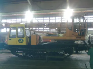 Бурильно-сваебойная машина БМ-831