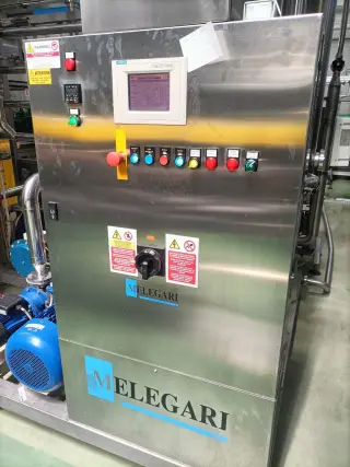 Комплектная линия розлива газ. и негаз. воды 6000 бут/час в ПЭТ 1,5л, 8000 бут/час 075л