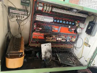 Фрезерный станок с ЧПУ AG400CNC