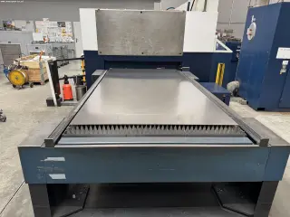 Волоконный лазер TRUMPF TruLaser 5030