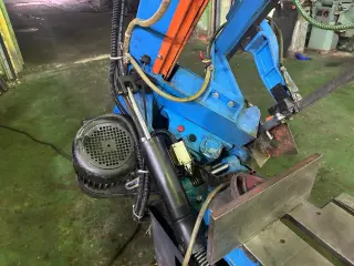 Ленточнопильный станок UE 250A