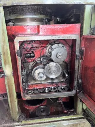 Зубофрезерный станок 5А312