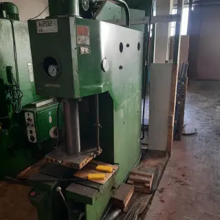 Продаём гидравлический пресс модели П6326 (40 тн усилия)