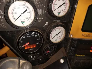 Установка ГНБ Vermeer D24*40 series II