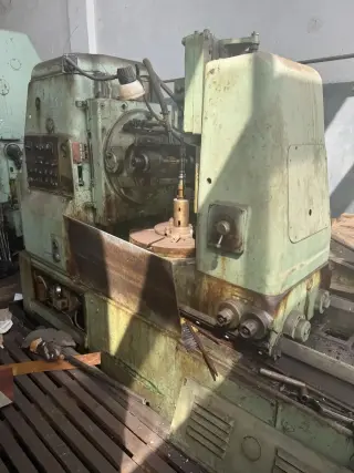 Продаю зубофрезерный станок 5К32А