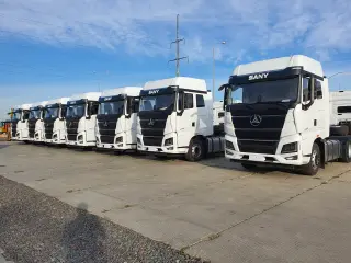 тягач Sany 4х2 495
