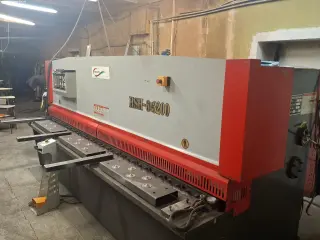 Гидравлические гильотинные ножницы MTP HSH-6x3200