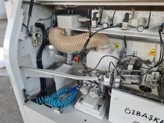 Кромкооблицовочный станок BEEMATIC KY60R ()