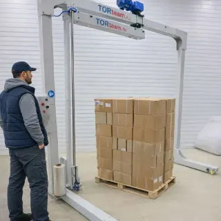Портальный паллетоупаковщик 4eco307П с вращающейся рукой