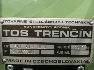 Токарный станок TOS SUI 40/1500