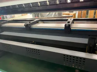 сервогидравлический гибочный станок с ЧПУ WE67K100T3200